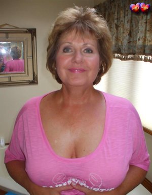 TAC Amateurs are excited to present you with xxx gallery showcasing Busty Bliss in jerking off cock