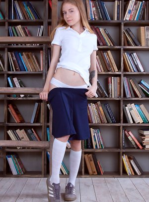 Naughty Mag are proud to present you with a free pics featuring Chloe showing perfect form